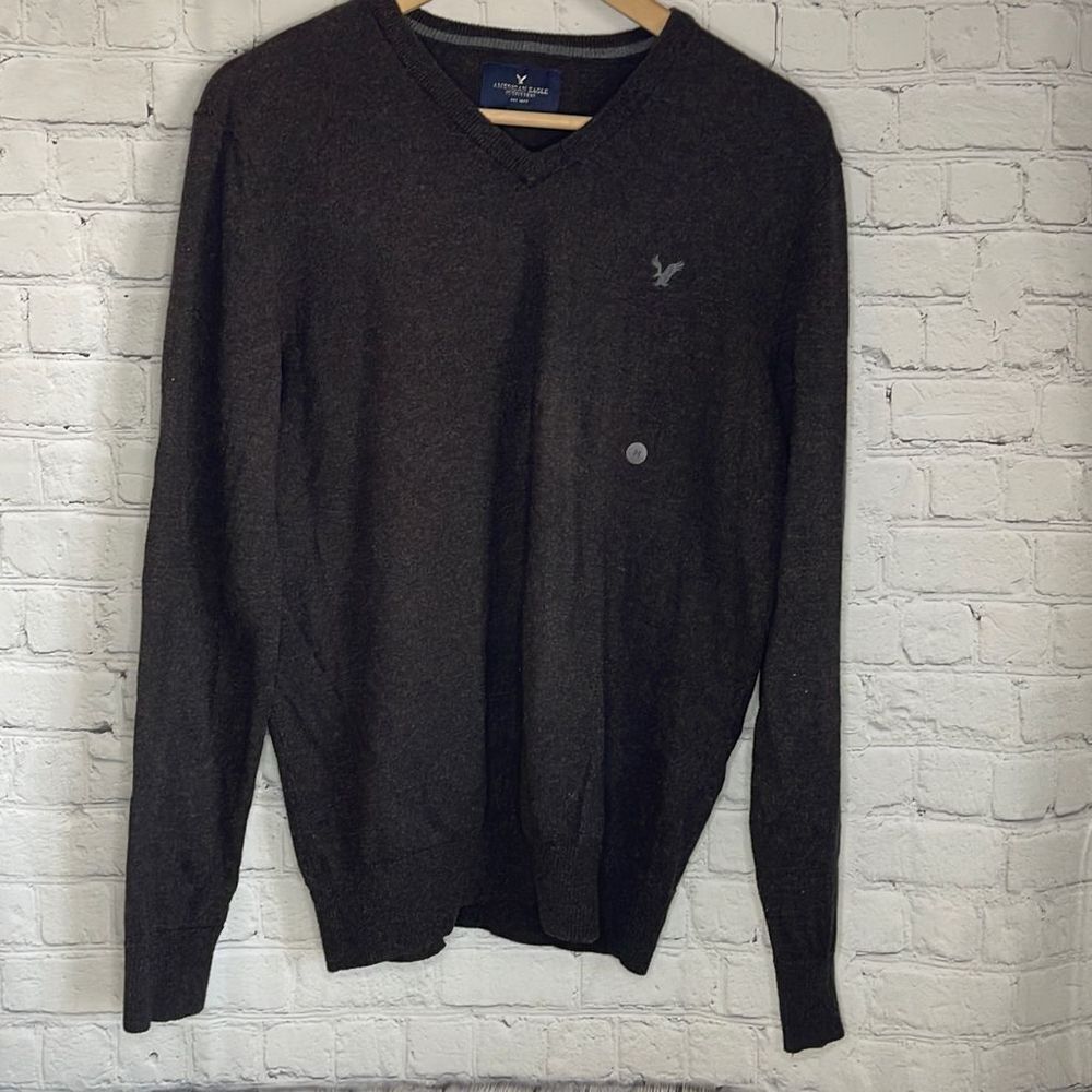 American Eagle Men’s Brown V neck Sweater Size‎ Medium